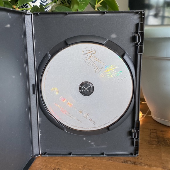 Romeo & Juliet Widescreen Collection (1968) - Picture 3 of 4